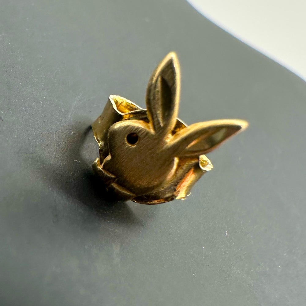 14kt playboy bunny petite stud earring